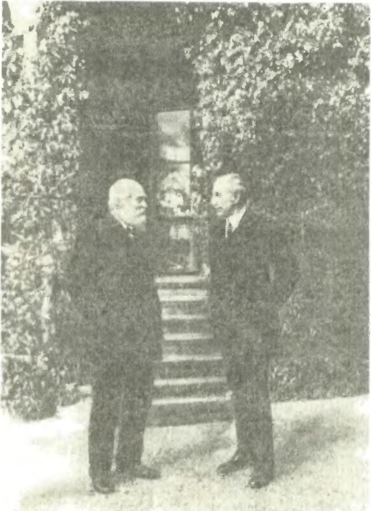 Руаль Амундсен и Колин Арчер в Ларвике после возвращения Амундсена из похода к Южному полюсу
