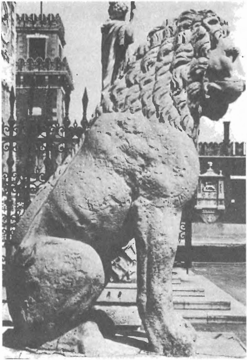 18. Пирейский лев, Венеция. На скульптуре вырезаны надписи шведскими рунами